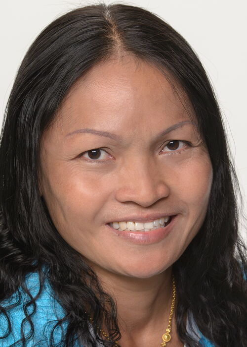 Köchin, Haushalt, im Chinderhuus BABAR, Kita, Kinderkrippe, Kindertagesstätte, Zürich Oerlikon Seebach